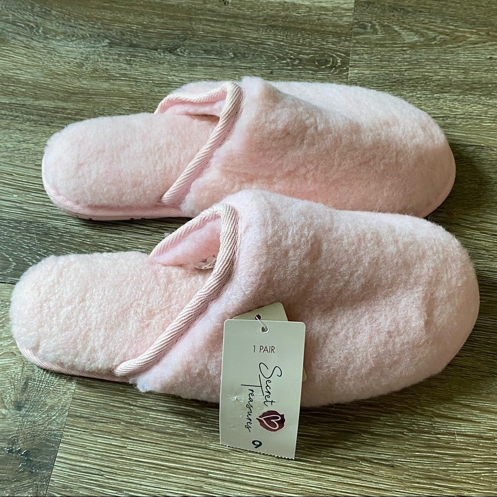 Secret Treasures Slippers Women’s‎ Size 9 Wool Blend Slip On/Off Pink New